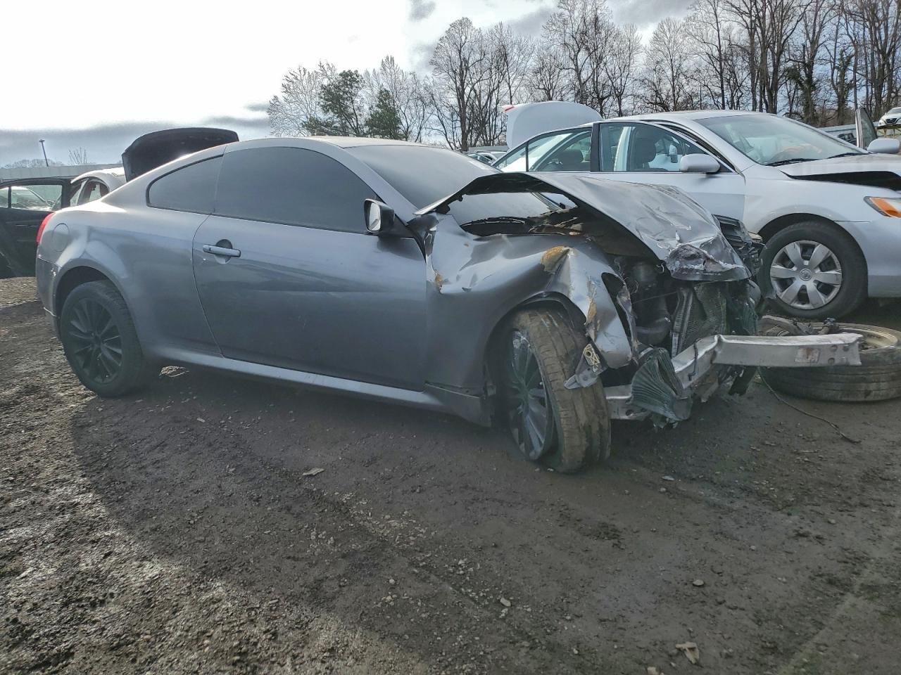 2013 INFINITI G37 photo 10