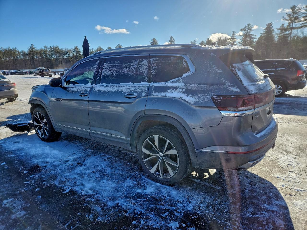 2024 VOLKSWAGEN ATLAS SEL PREMIUM R-LINE photo 3