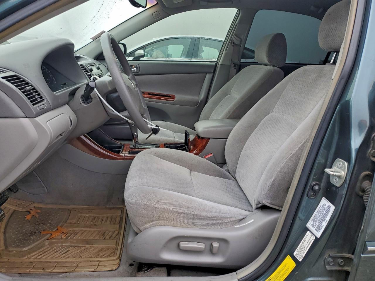 2002 TOYOTA CAMRY photo 13