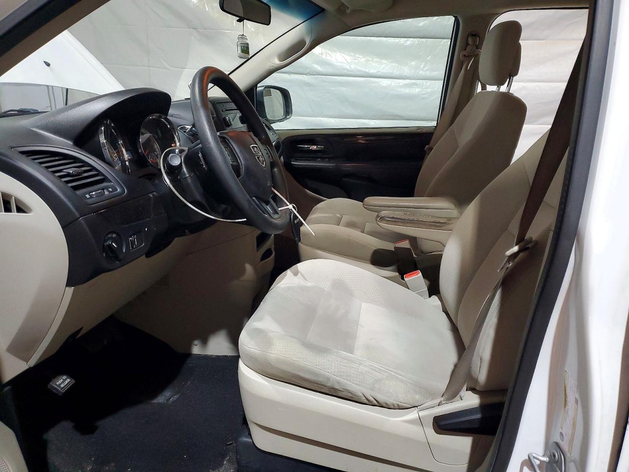 2015 DODGE GRAND CARAVAN SE photo 7