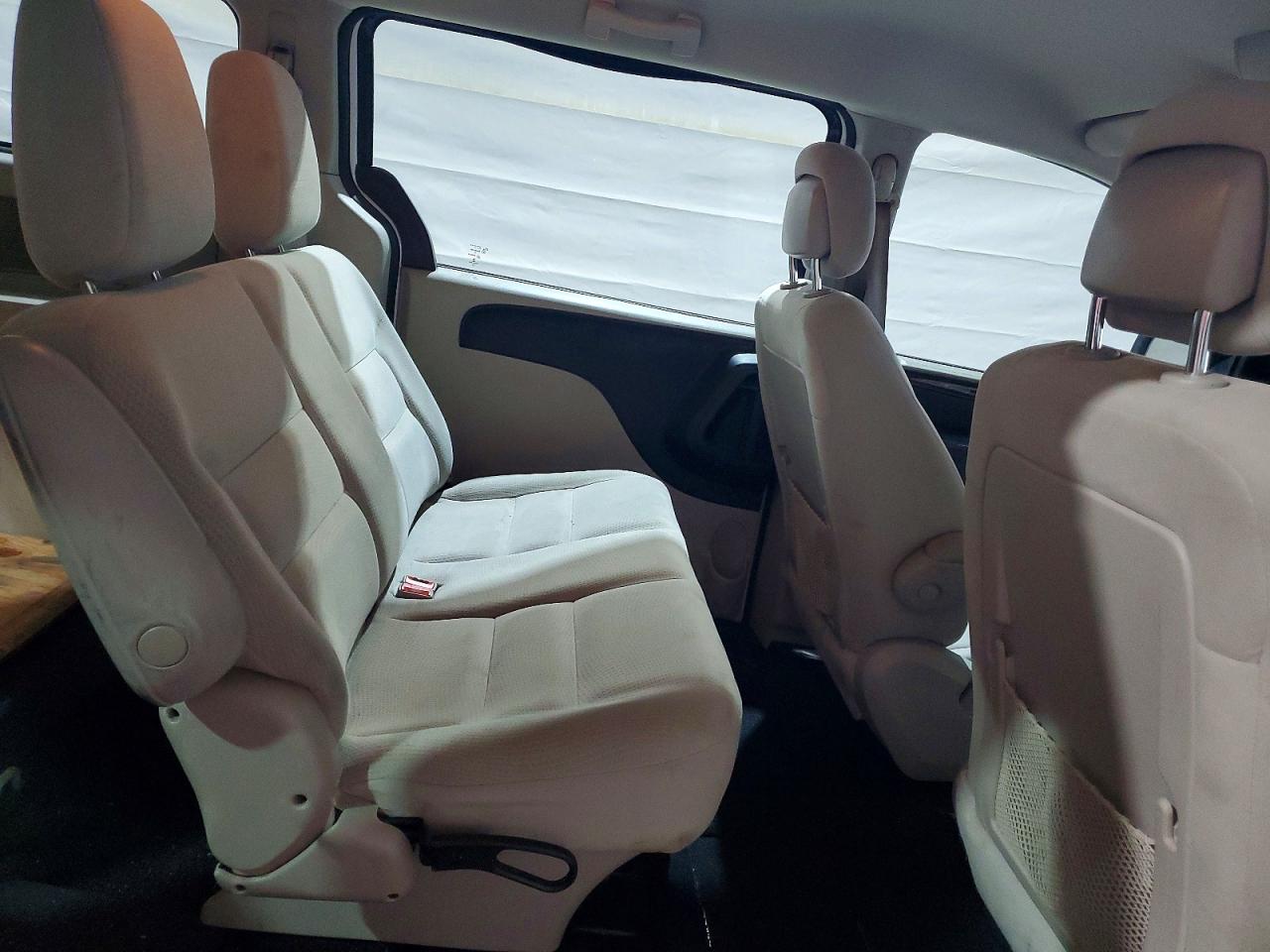 2015 DODGE GRAND CARAVAN SE photo 11