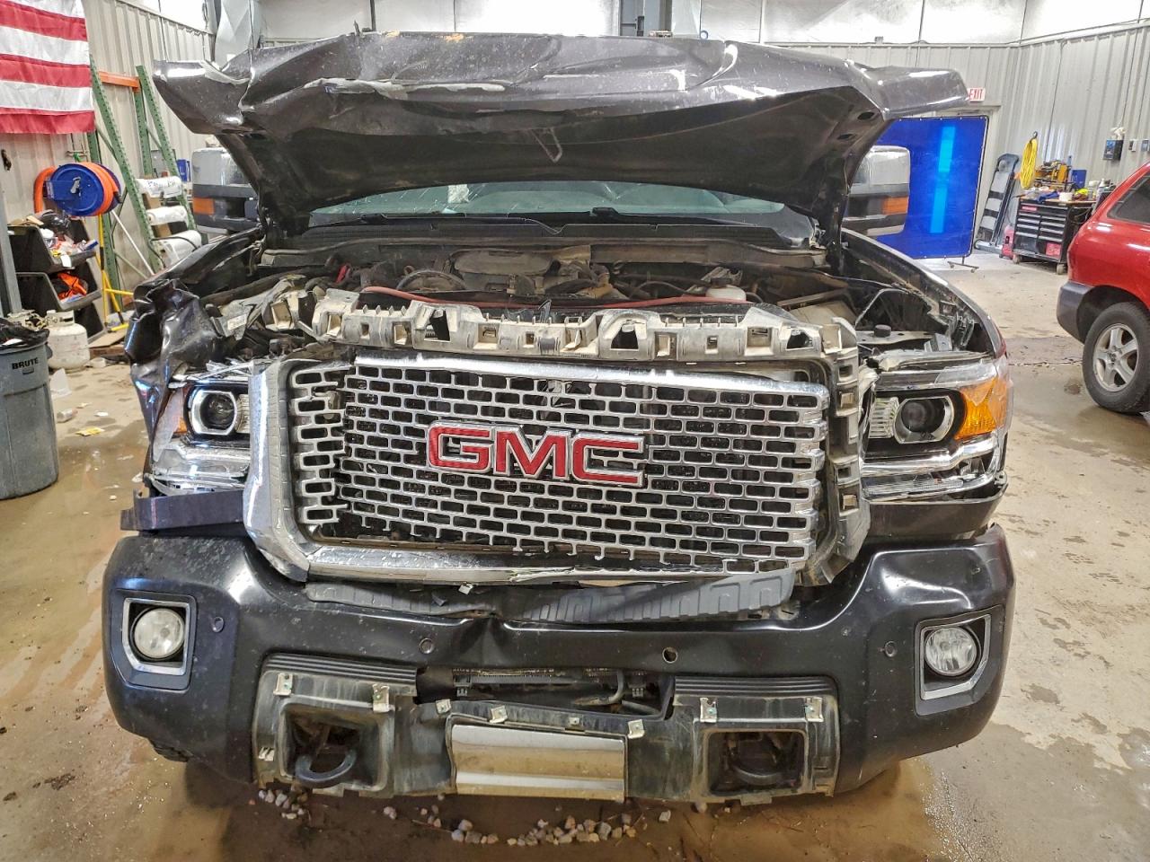 2015 GMC SIERRA K2500 DENALI photo 9