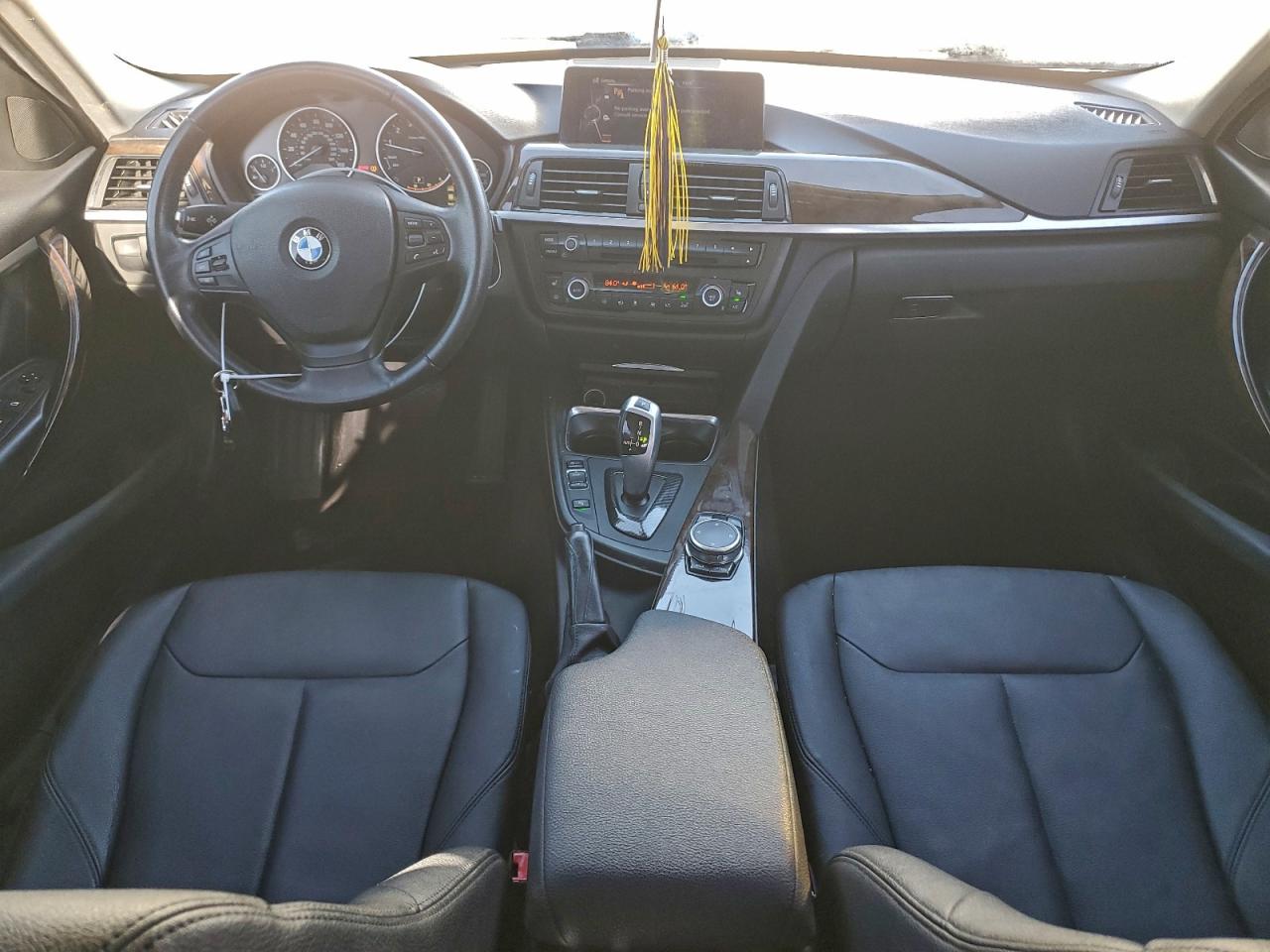 2015 BMW 320 I photo 22