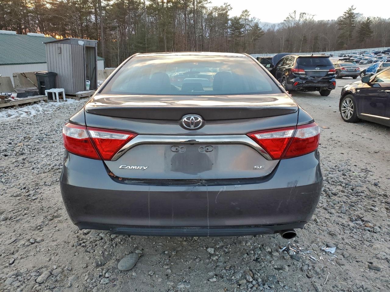 2016 TOYOTA CAMRY LE photo 11