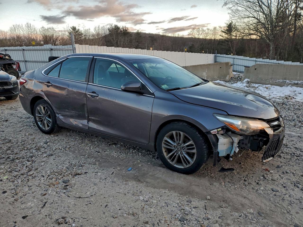 2016 TOYOTA CAMRY LE photo 7