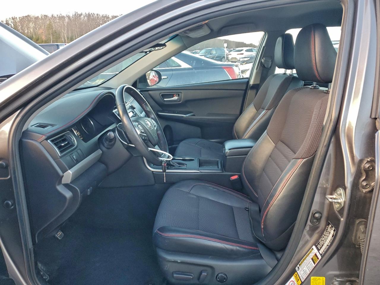 2016 TOYOTA CAMRY LE photo 13
