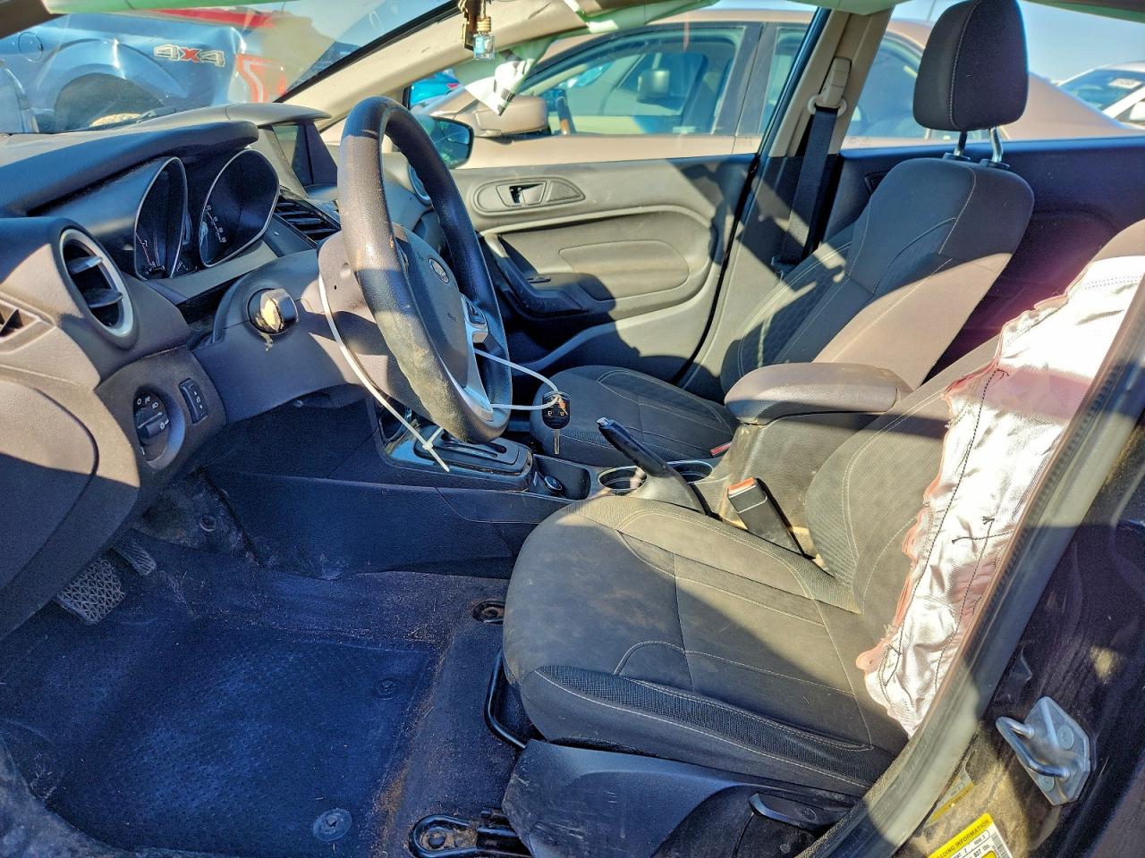 2019 FORD FIESTA SE photo 13