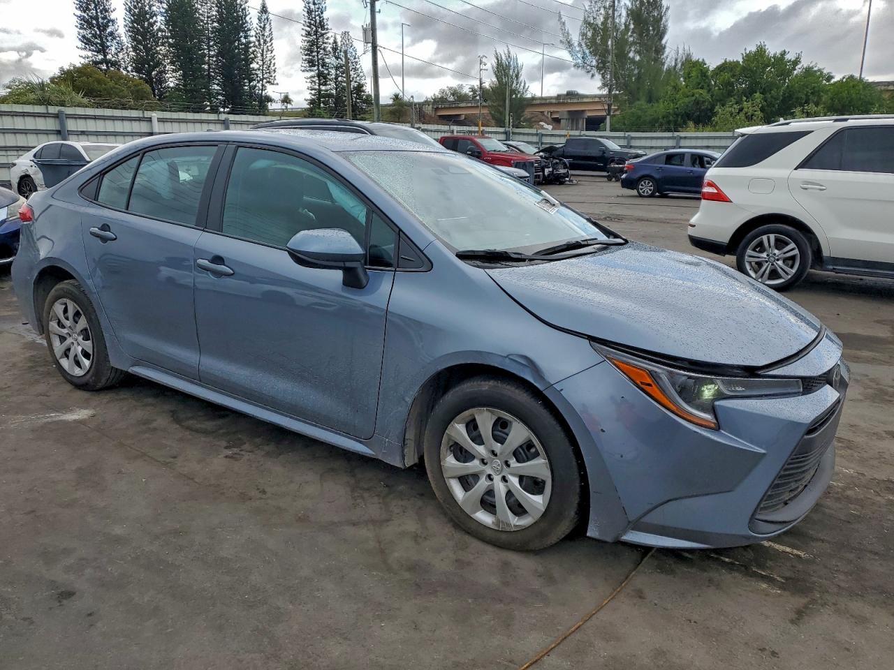 2025 TOYOTA COROLLA LE photo 10