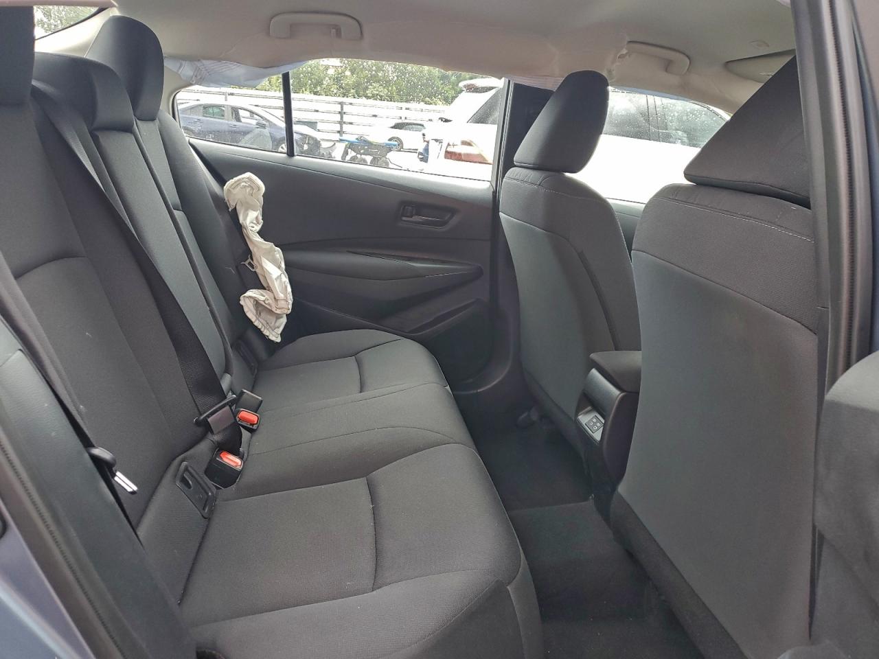 2025 TOYOTA COROLLA LE photo 28
