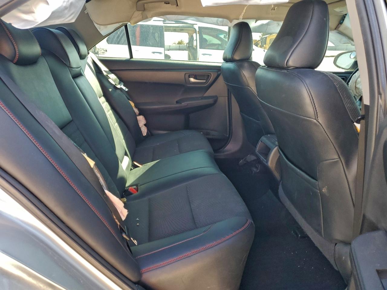2016 TOYOTA CAMRY LE photo 28