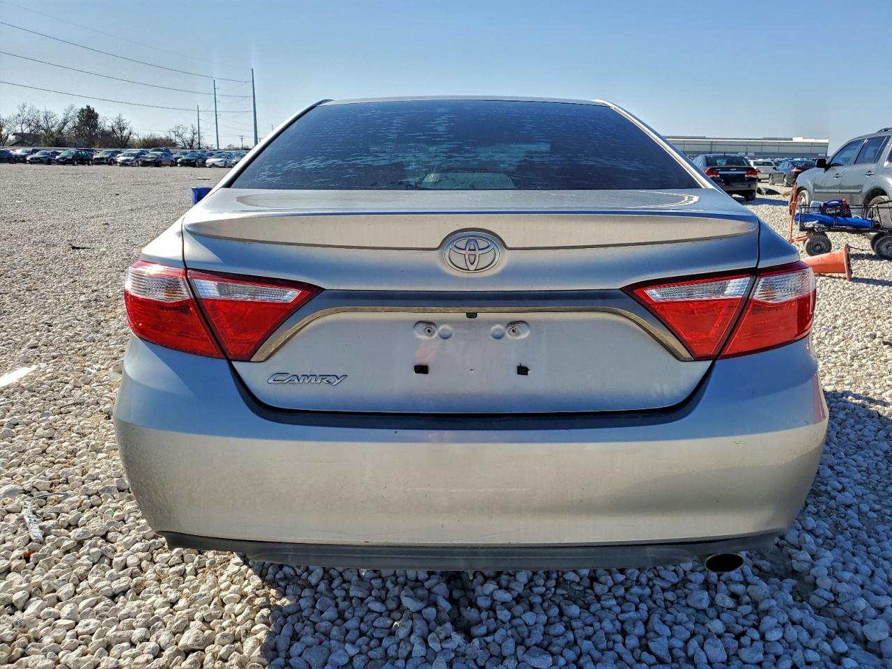 2016 TOYOTA CAMRY LE photo 16