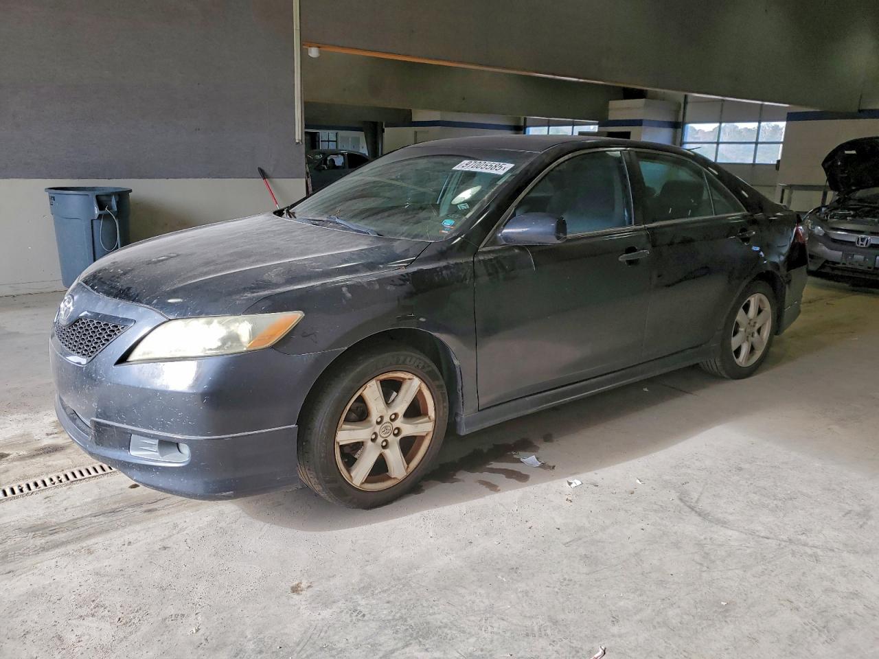 2009 TOYOTA CAMRY SE — REAR END damage — photo 1