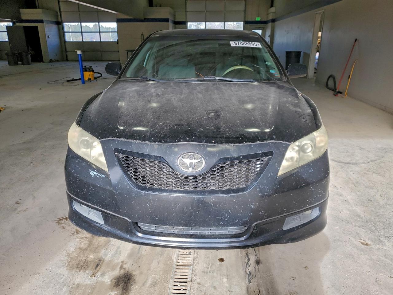 2009 TOYOTA CAMRY SE photo 5
