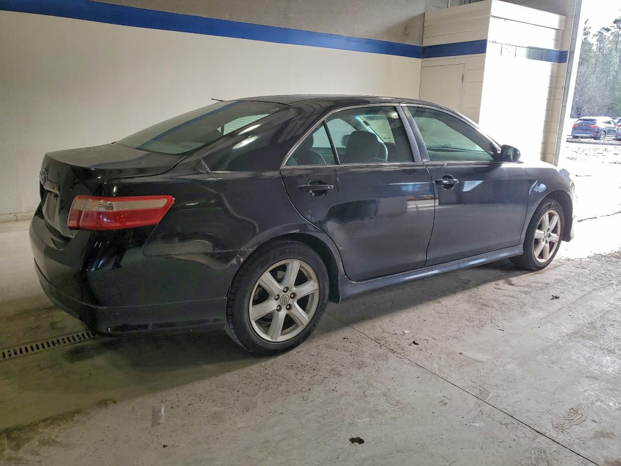 2009 TOYOTA CAMRY SE photo 3
