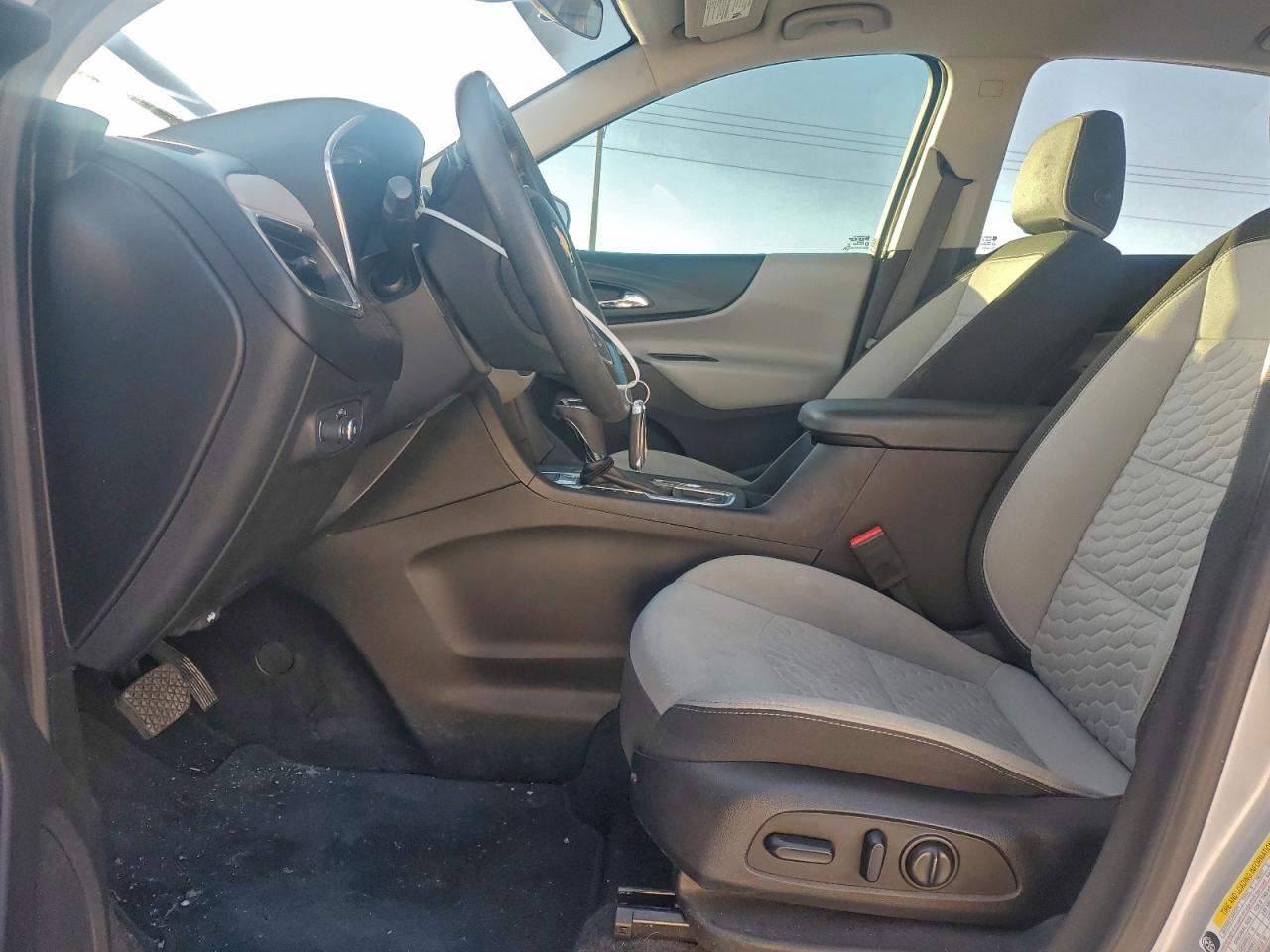 2020 CHEVROLET EQUINOX LT photo 7