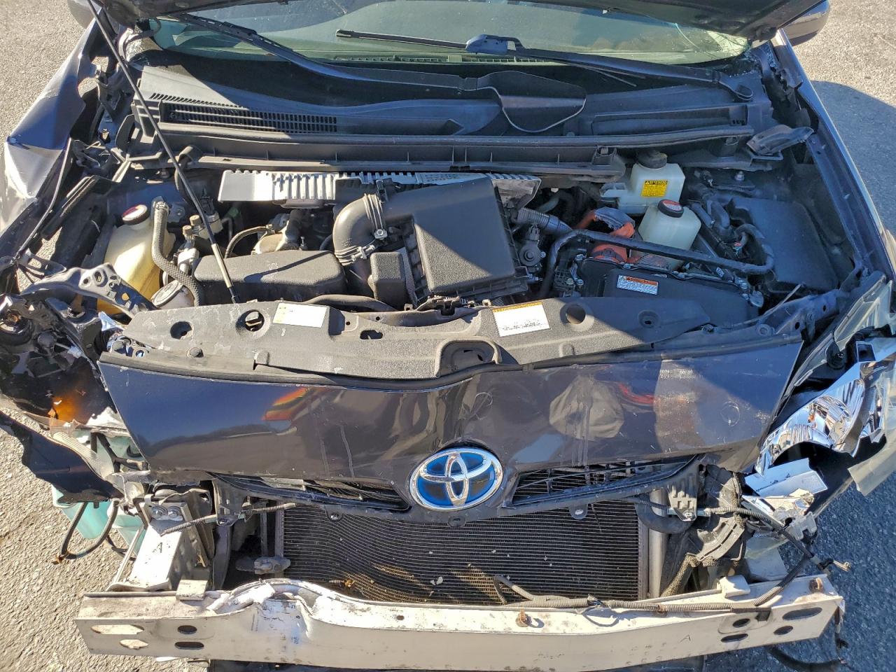 2015 TOYOTA PRIUS photo 11