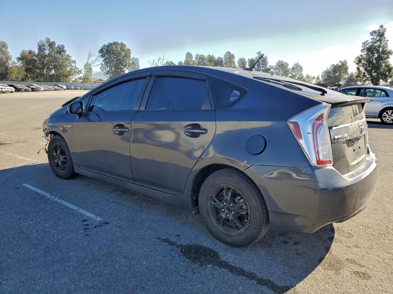 2015 TOYOTA PRIUS photo 2