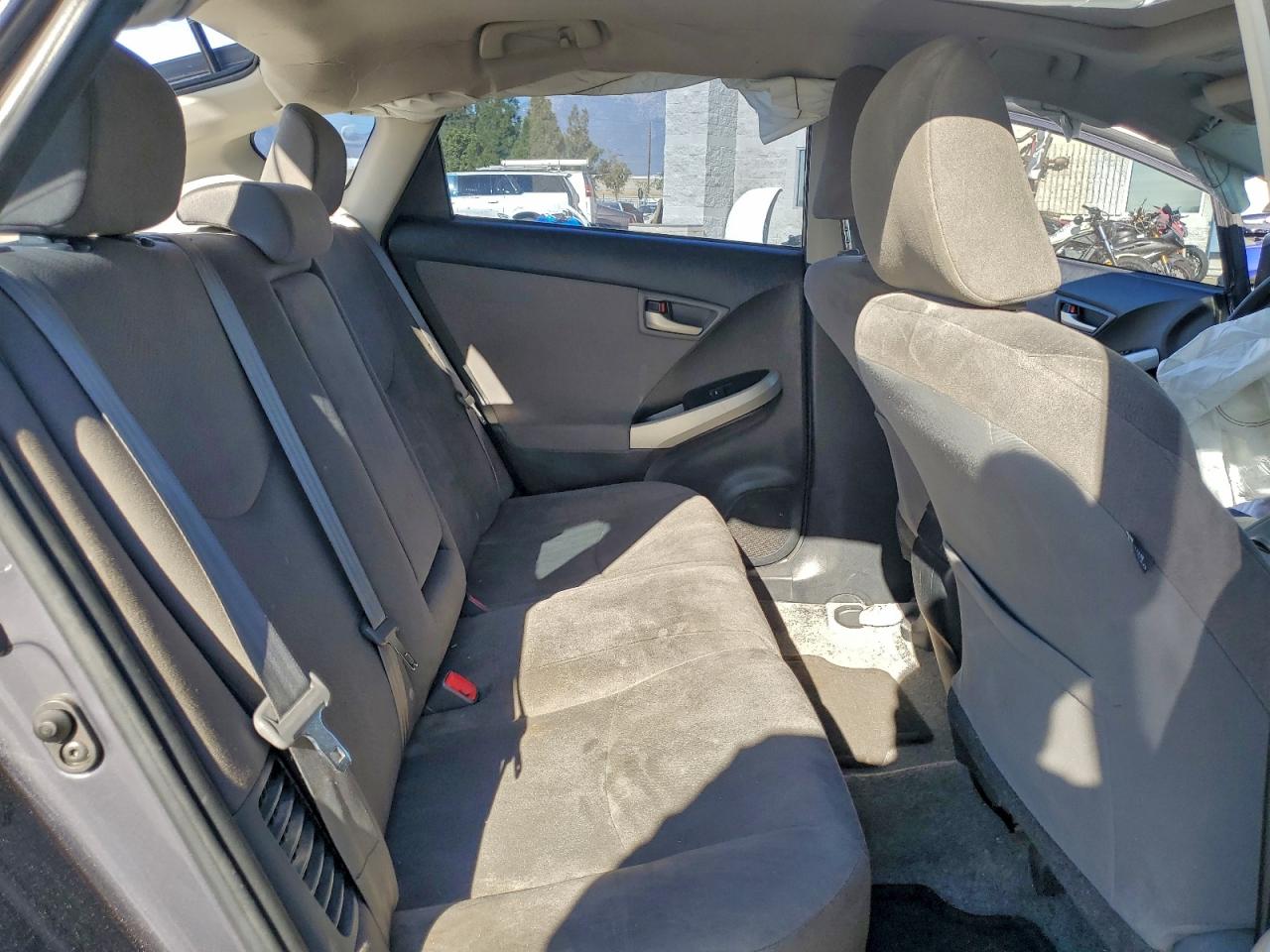 2015 TOYOTA PRIUS photo 10