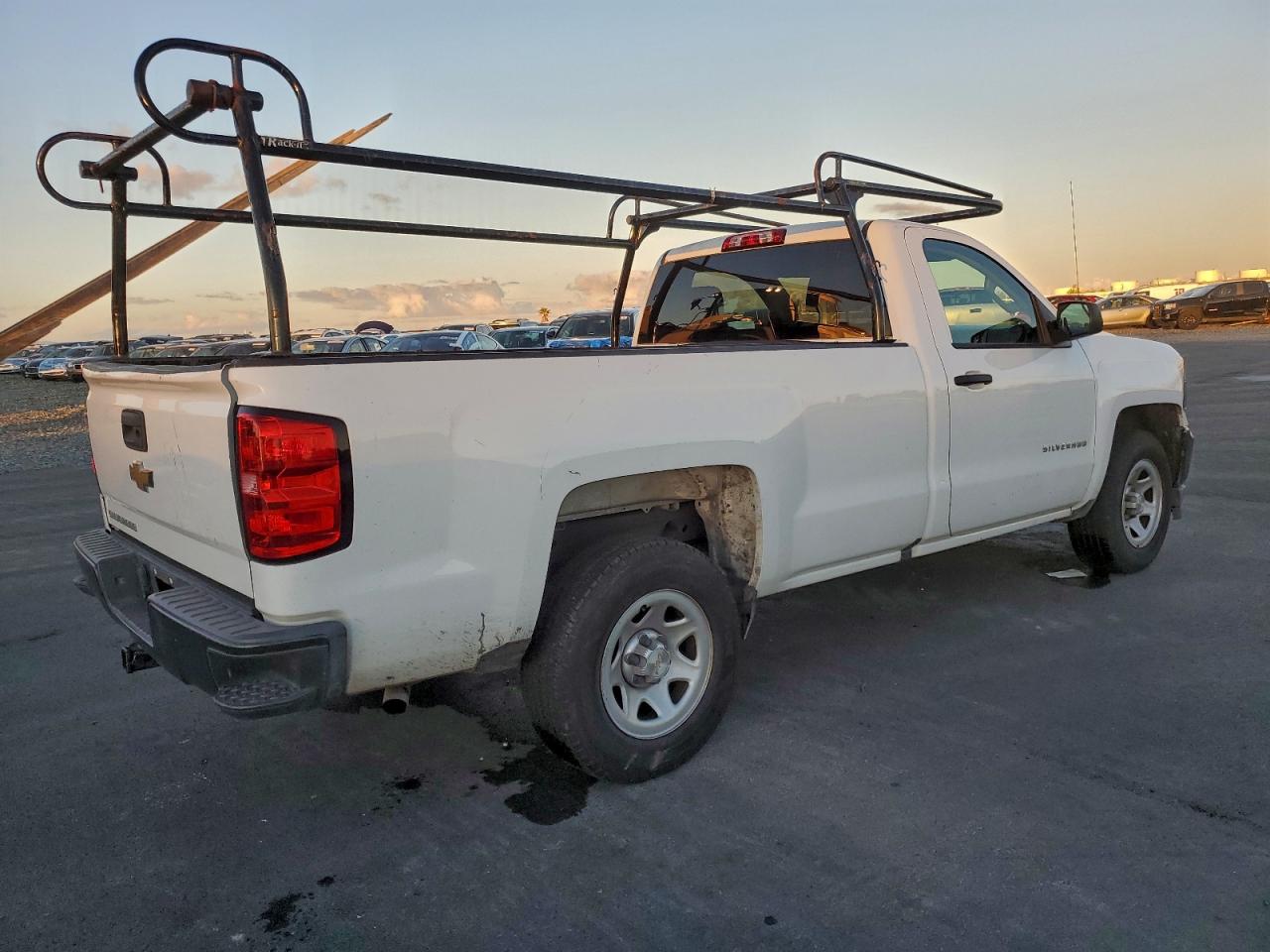 2018 CHEVROLET SILVERADO C1500 photo 5