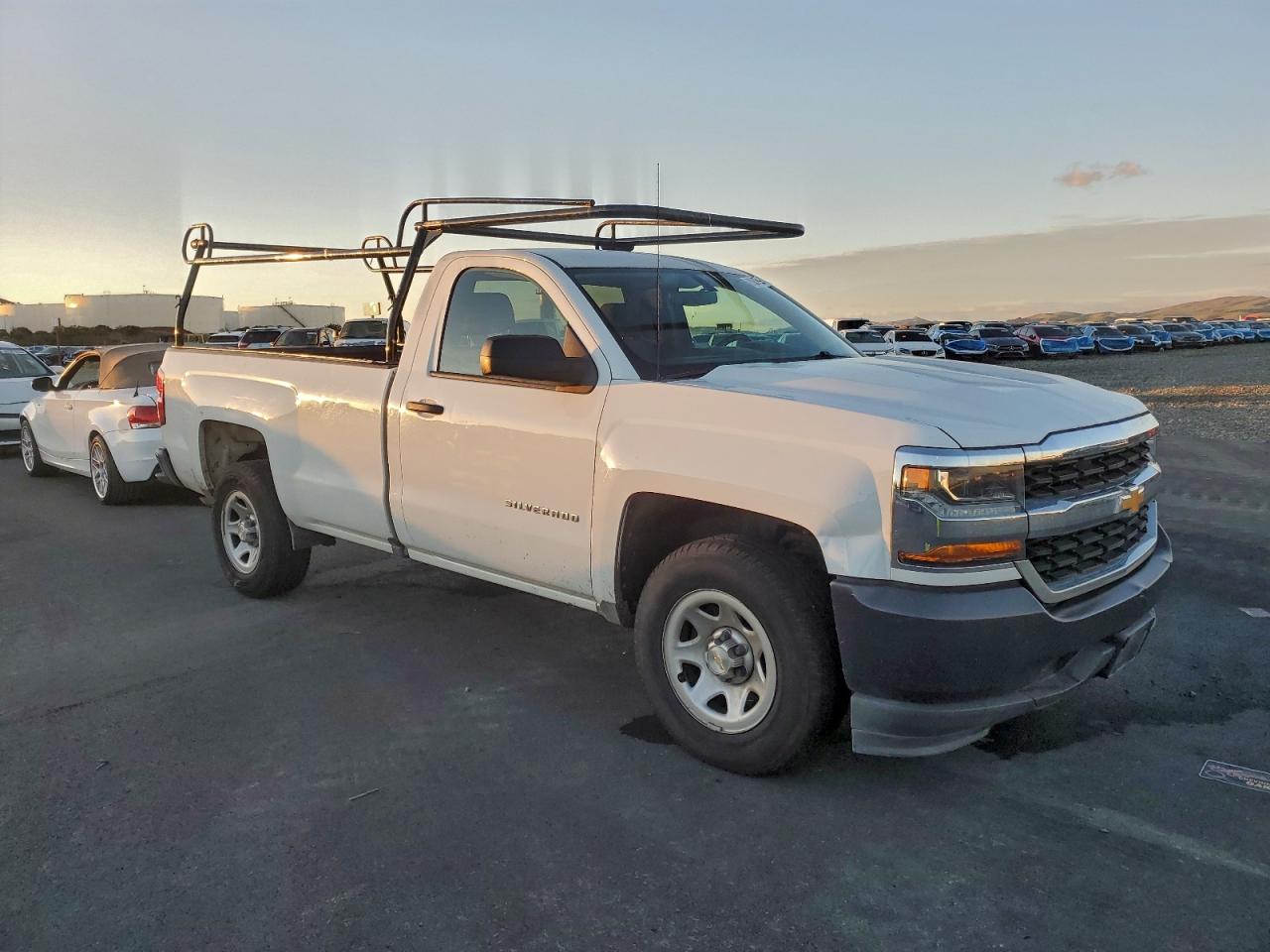 2018 CHEVROLET SILVERADO C1500 photo 7