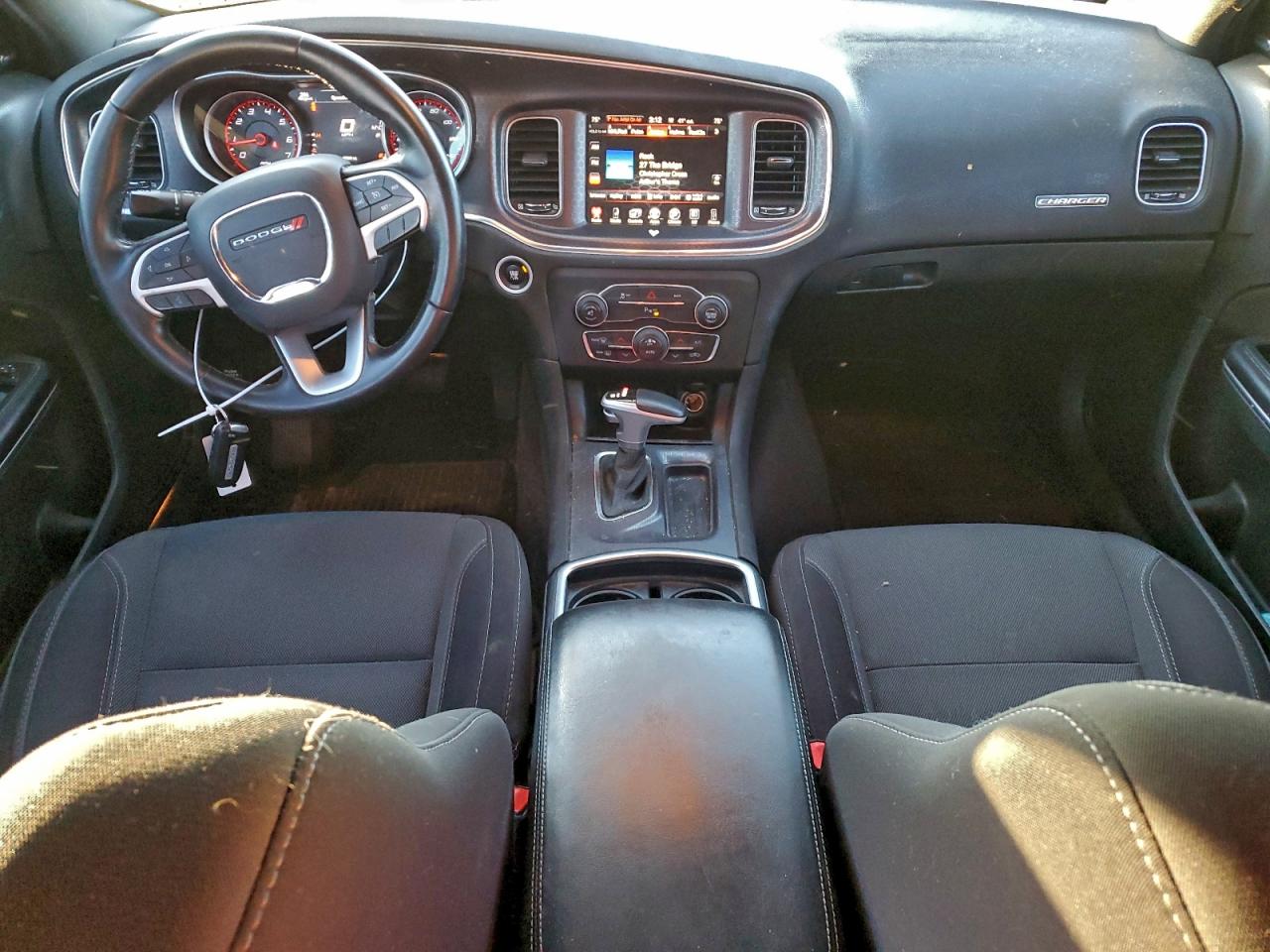 2016 DODGE CHARGER SXT photo 8