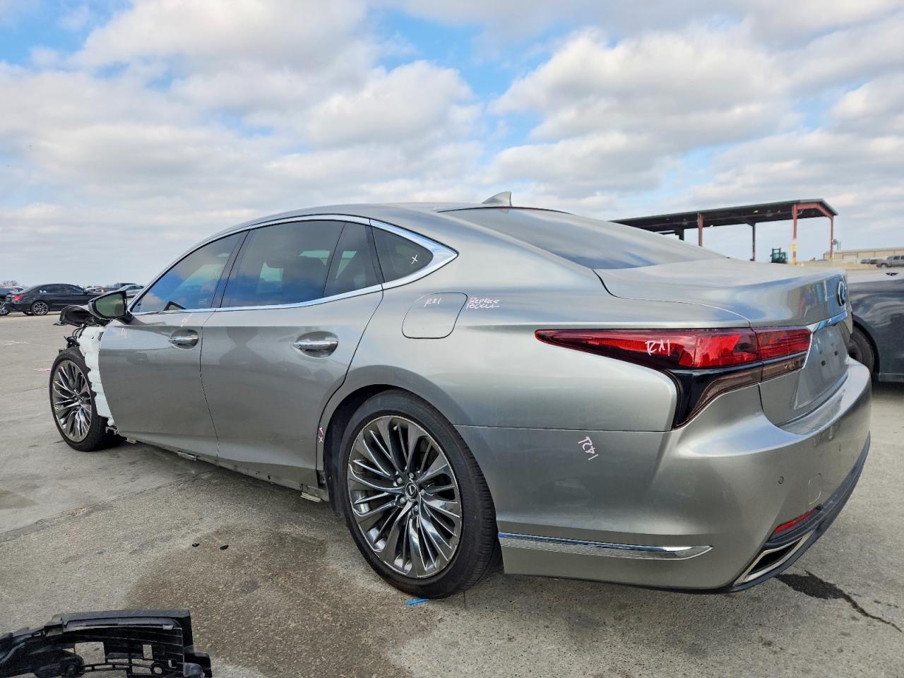 2021 LEXUS LS 500 BASE photo 2