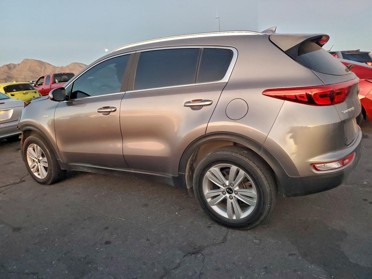 2018 KIA SPORTAGE LX photo 2