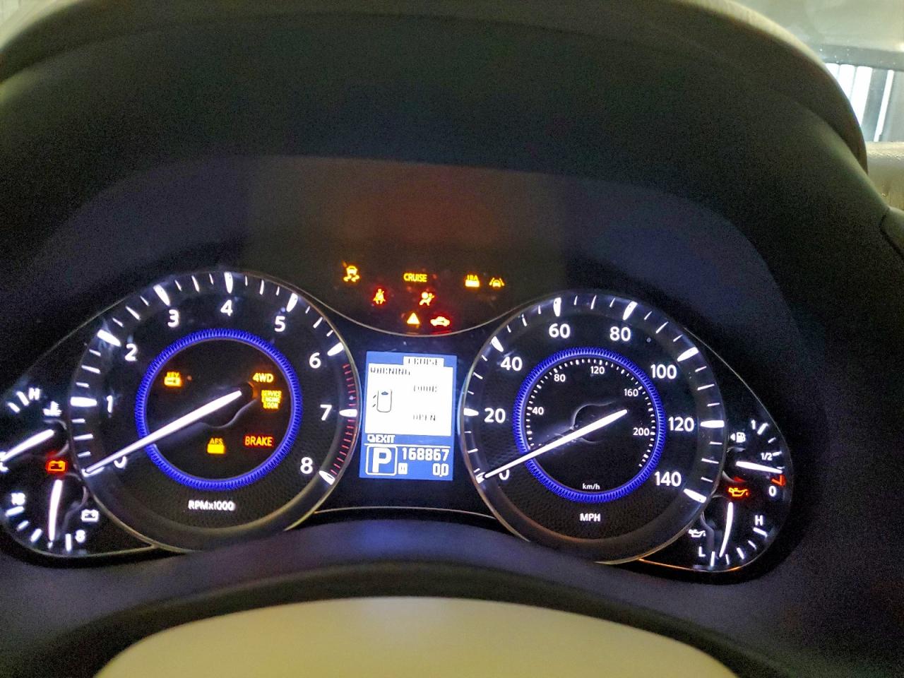 2012 INFINITI QX56 photo 9
