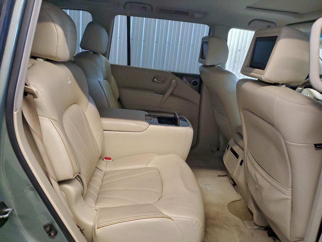 2012 INFINITI QX56 photo 11