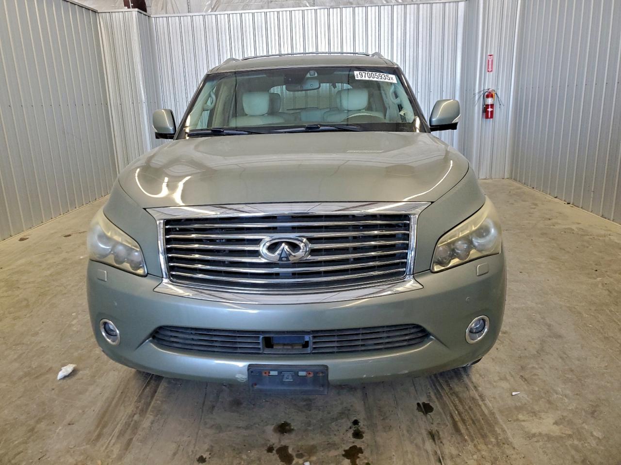 2012 INFINITI QX56 photo 5