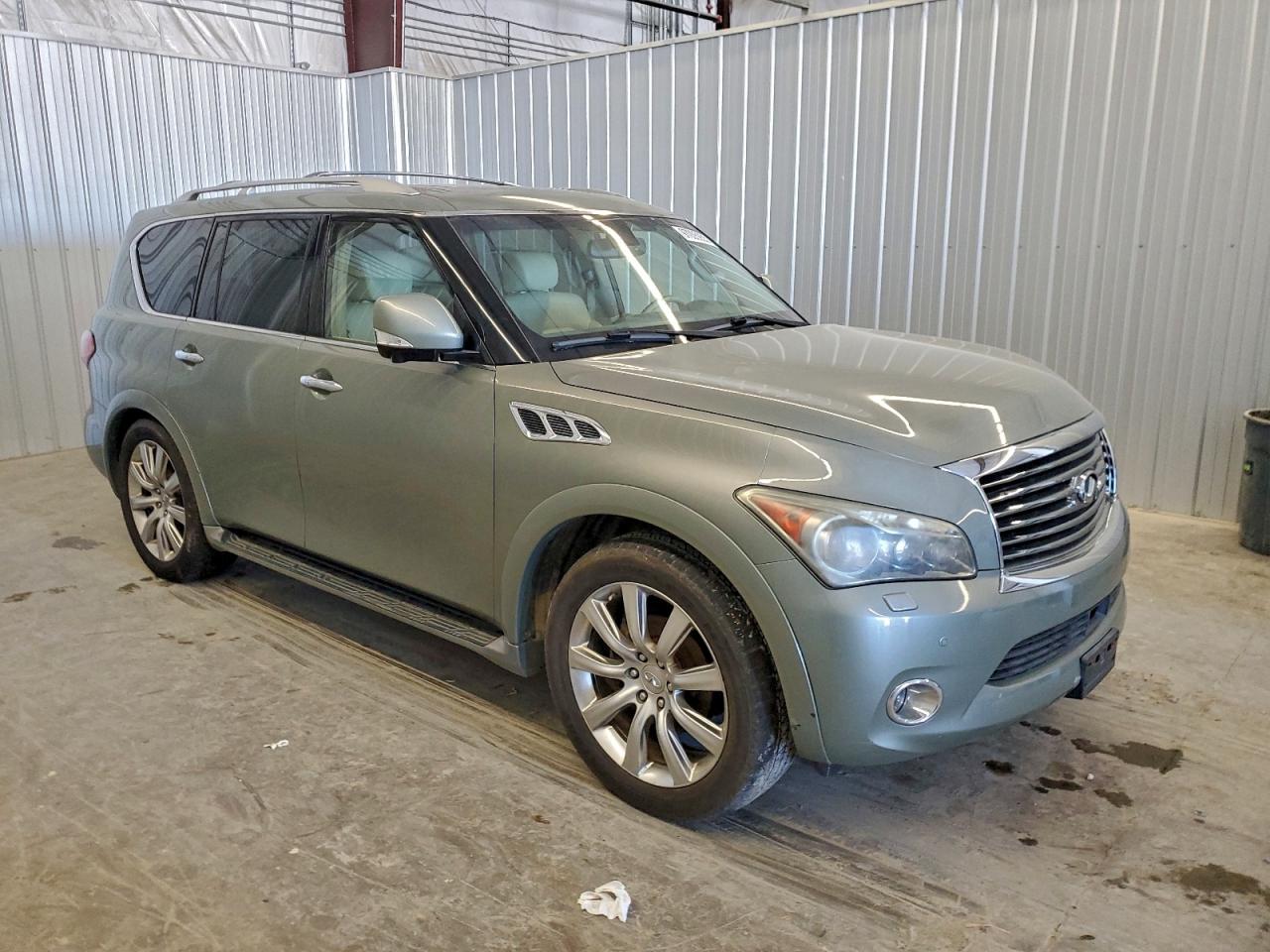 2012 INFINITI QX56 photo 4