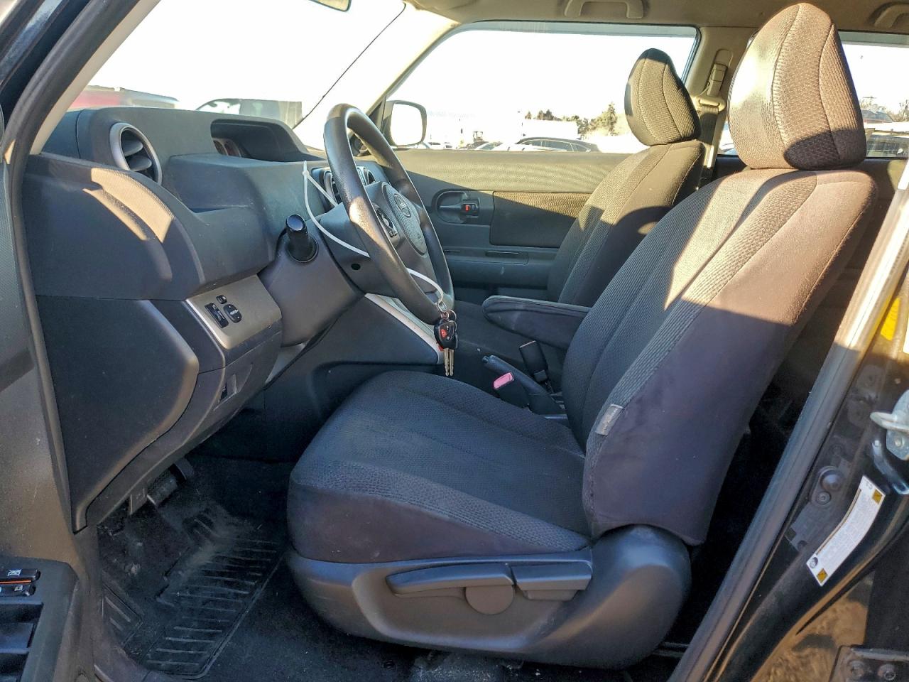 2010 TOYOTA SCION XB photo 13