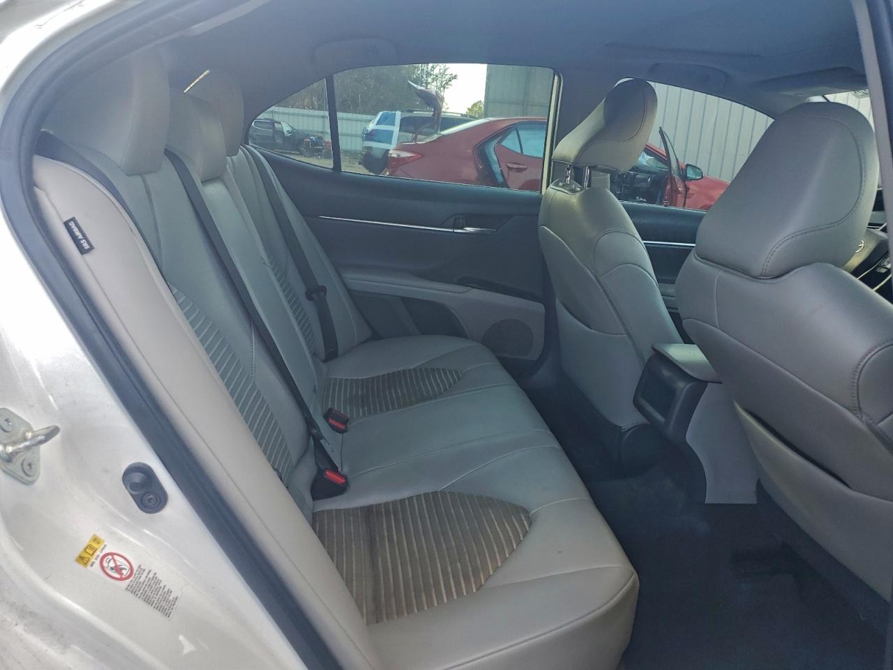 2019 TOYOTA CAMRY L photo 10