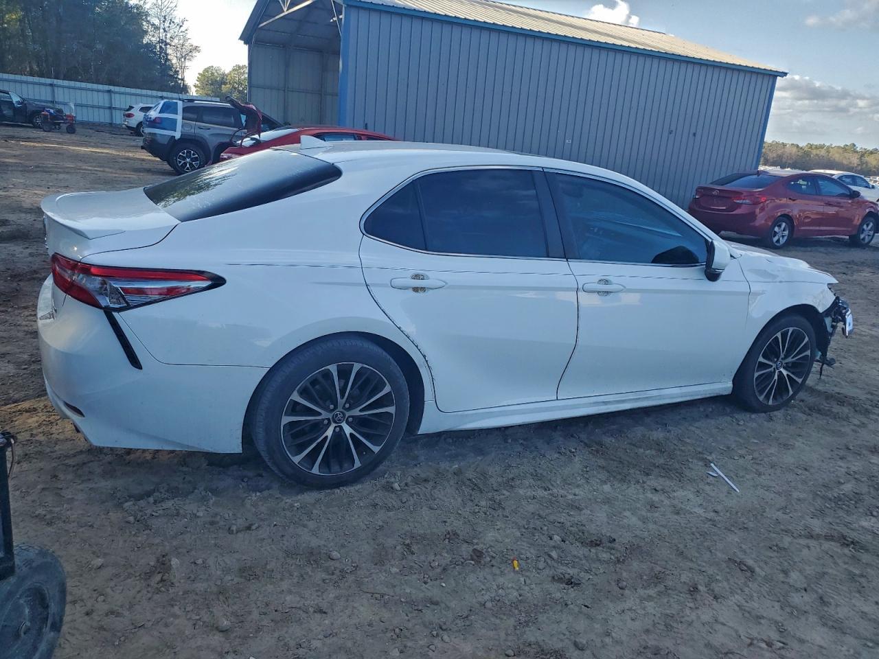 2019 TOYOTA CAMRY L photo 3