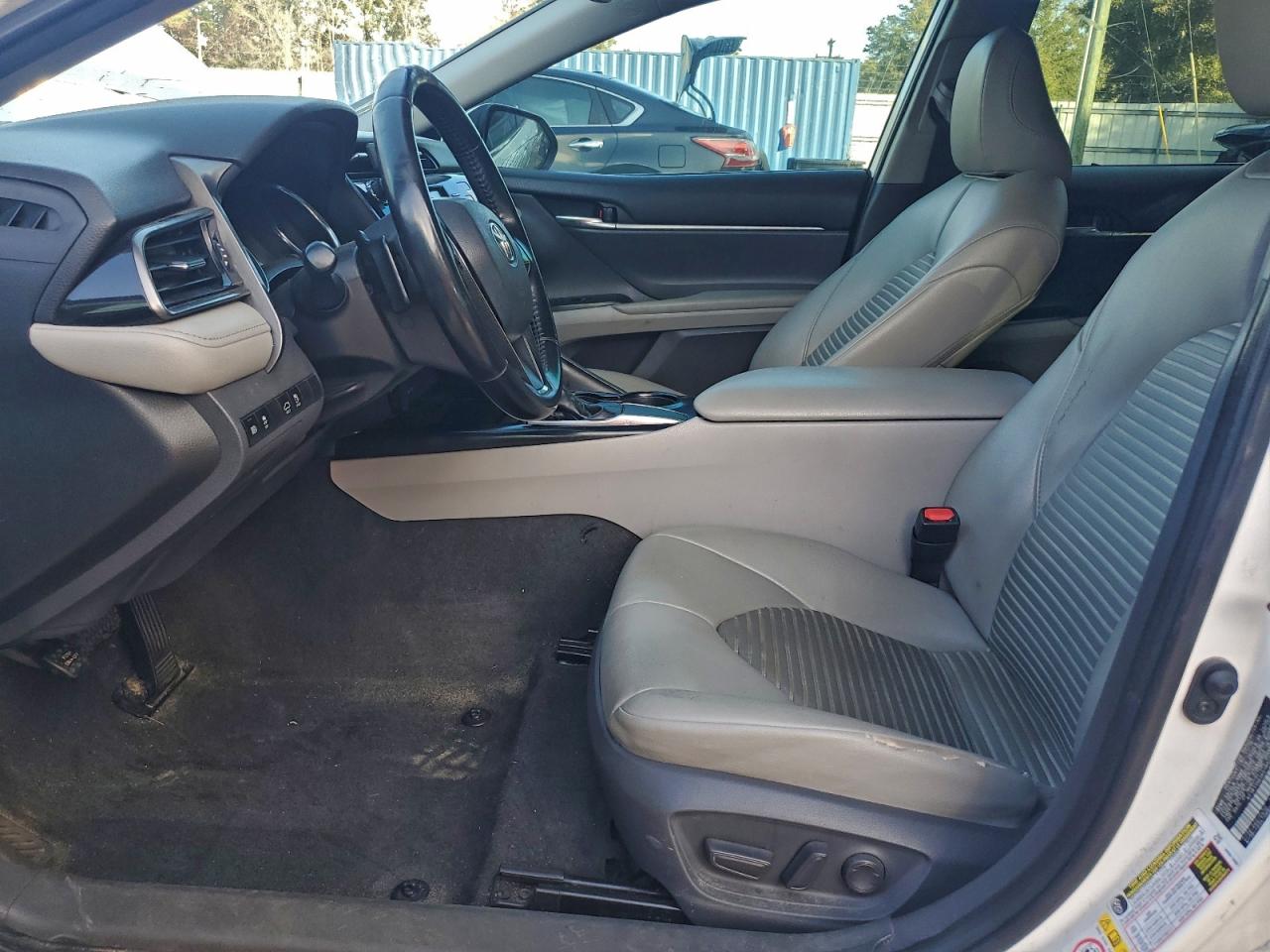 2019 TOYOTA CAMRY L photo 7