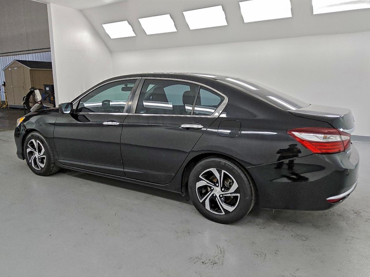2017 HONDA ACCORD LX photo 2