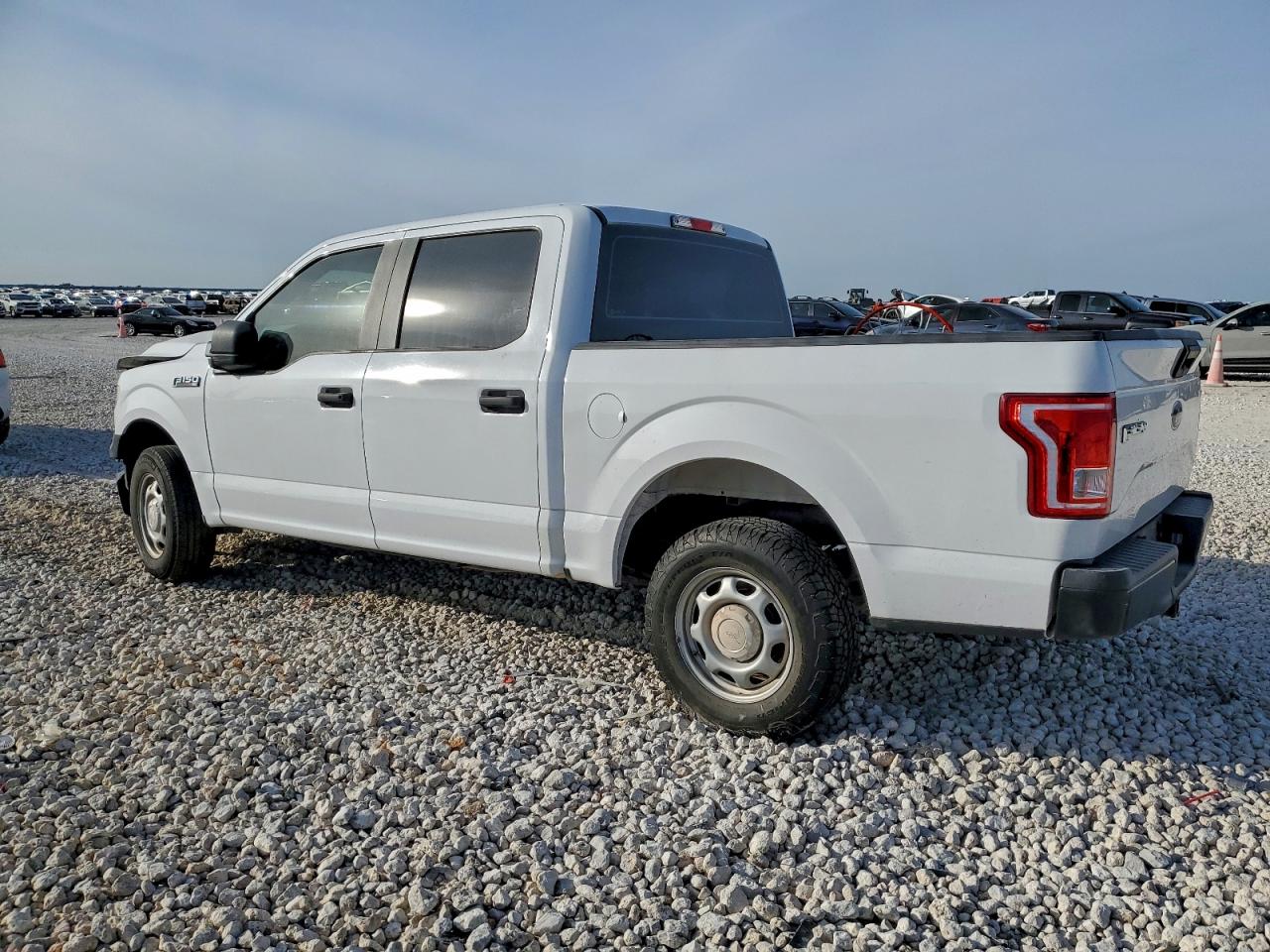 2017 FORD F150 SUPERCREW photo 2