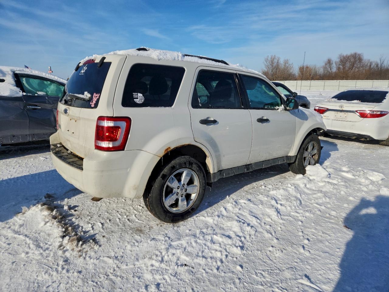 2012 FORD ESCAPE XLT photo 3