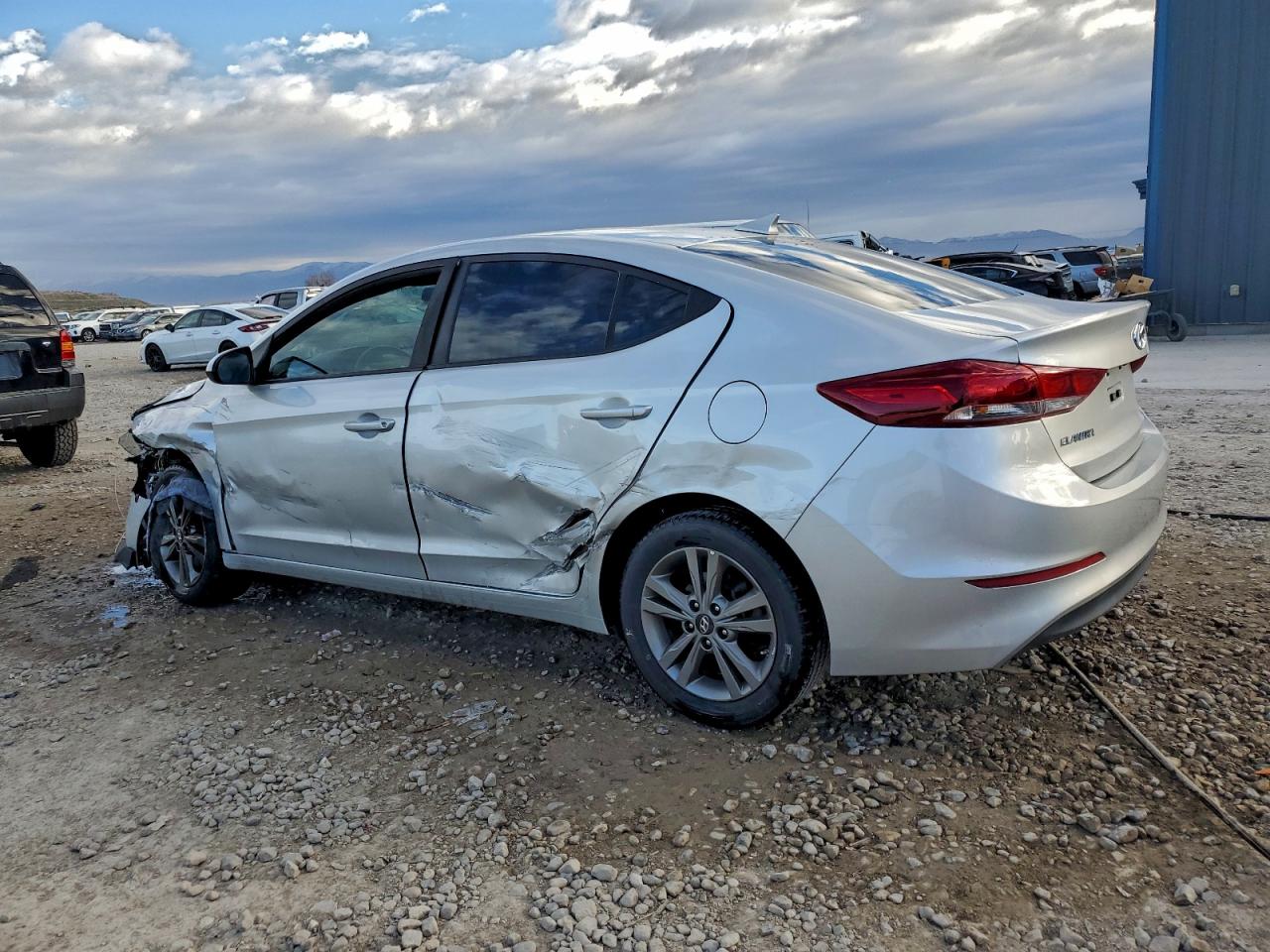 2018 HYUNDAI ELANTRA SEL photo 3