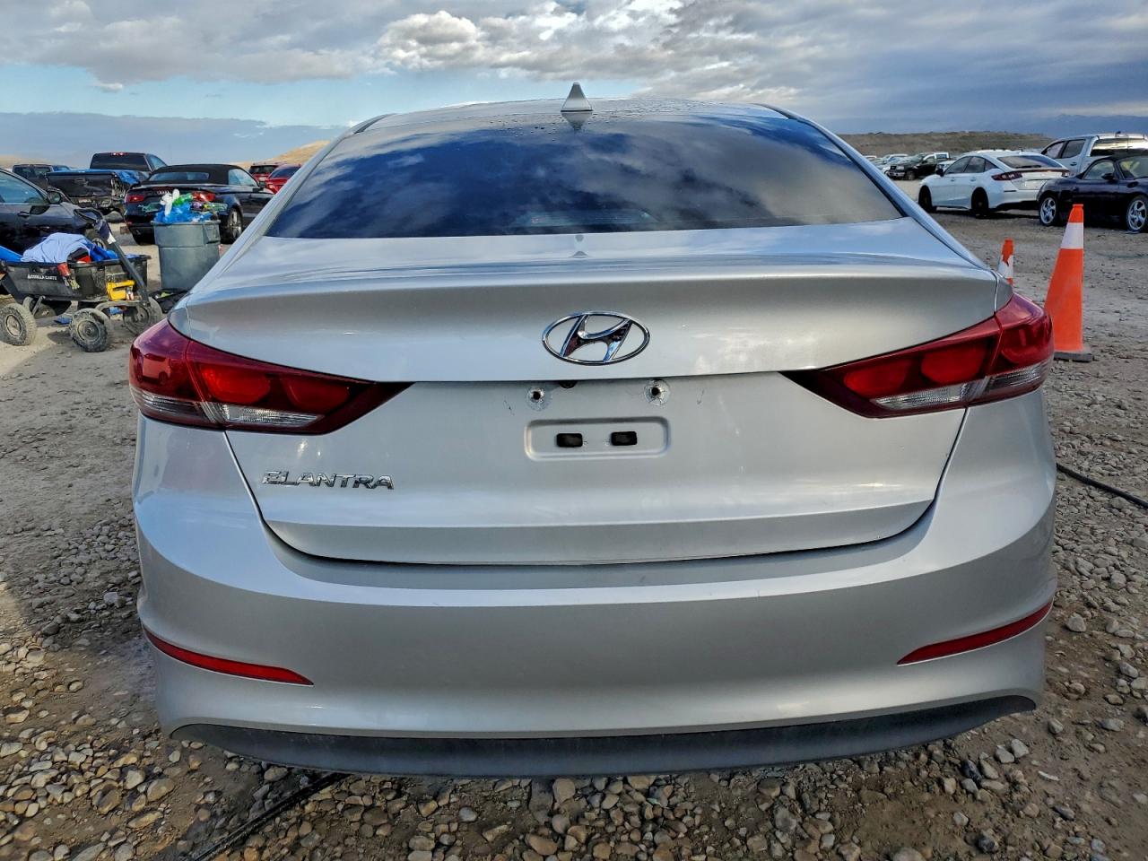 2018 HYUNDAI ELANTRA SEL photo 11