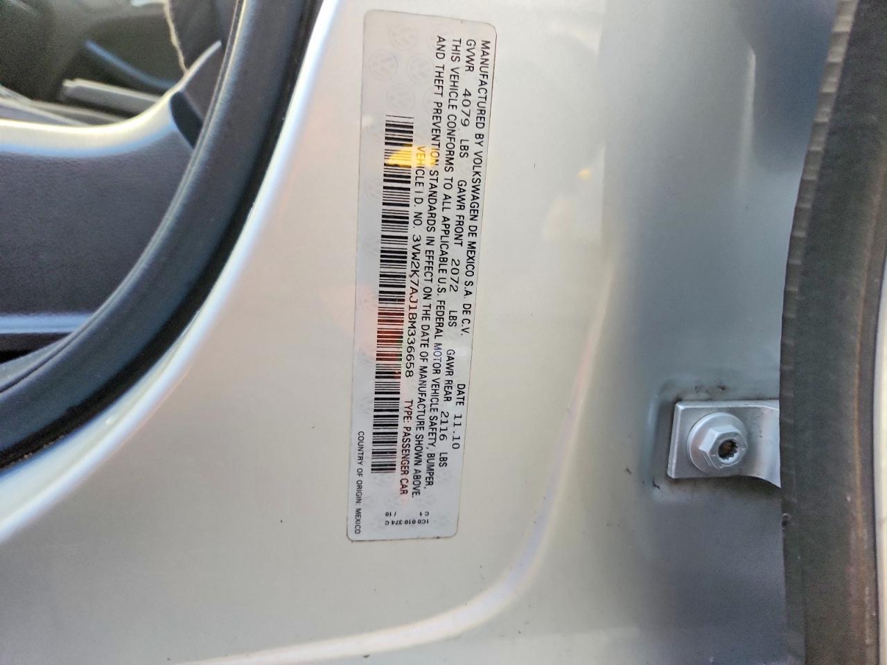 2011 VOLKSWAGEN JETTA BASE photo 23