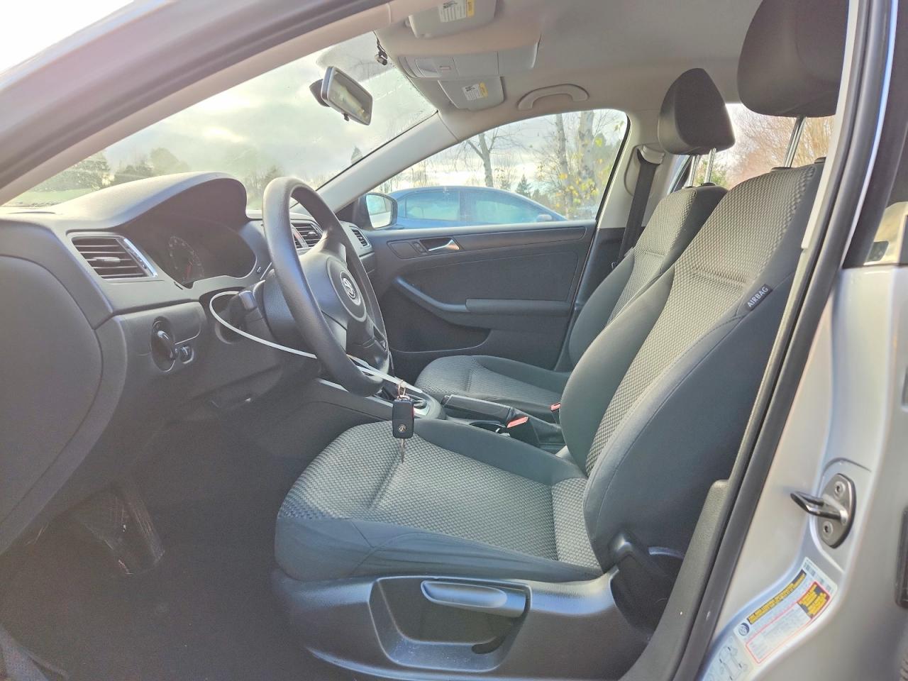 2011 VOLKSWAGEN JETTA BASE photo 13