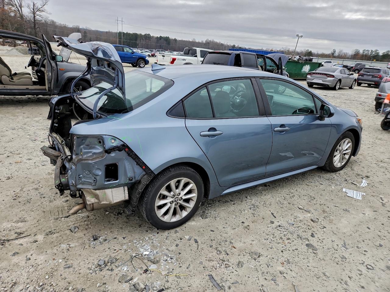 2020 TOYOTA COROLLA LE photo 3
