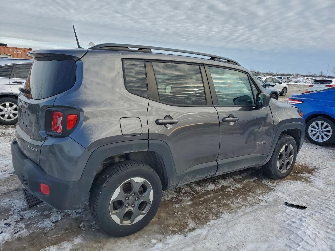 2017 JEEP RENEGADE SPORT photo 3