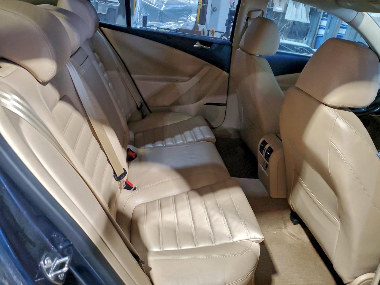 2008 VOLKSWAGEN PASSAT VR6 photo 10