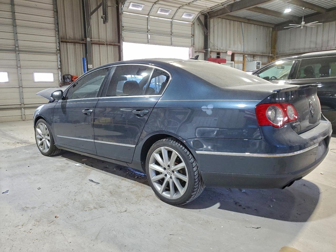 2008 VOLKSWAGEN PASSAT VR6 photo 2