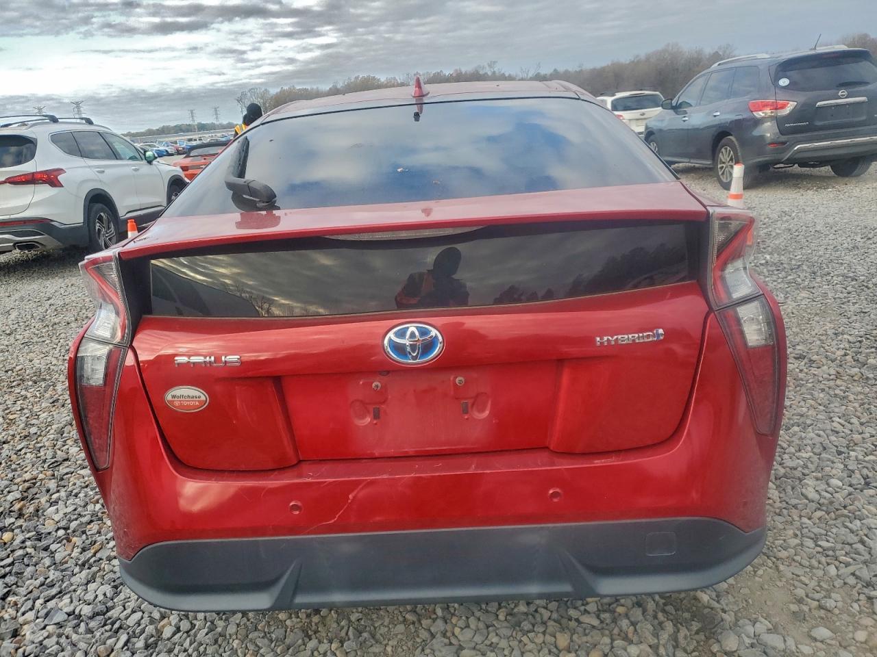 2018 TOYOTA PRIUS photo 6
