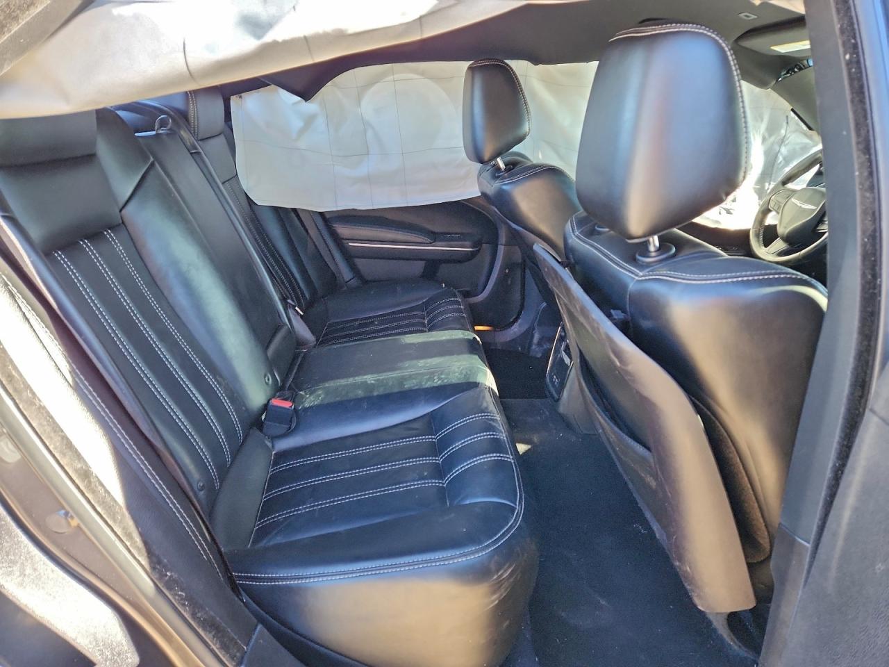 2019 CHRYSLER 300 S photo 10