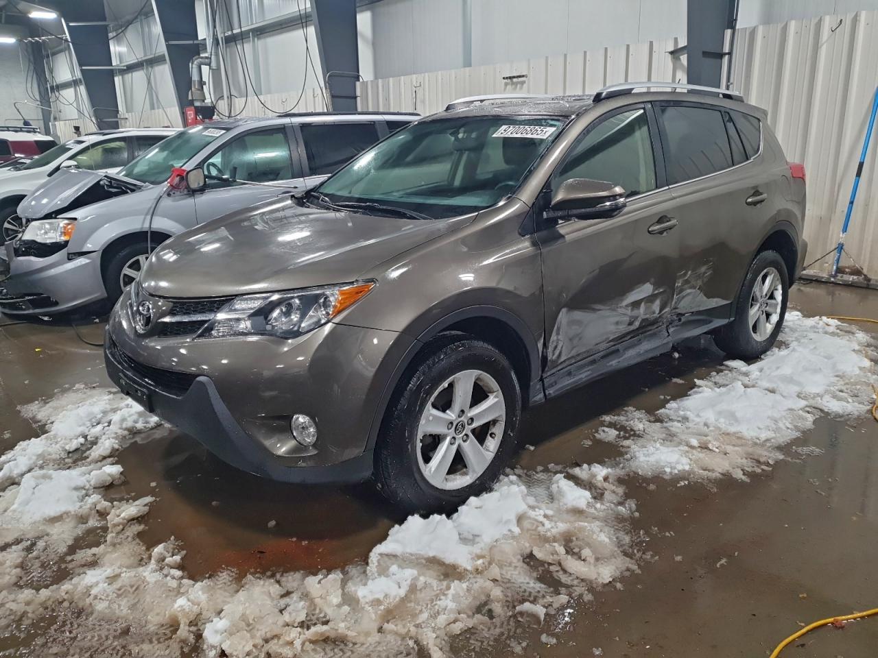 2015 TOYOTA RAV4