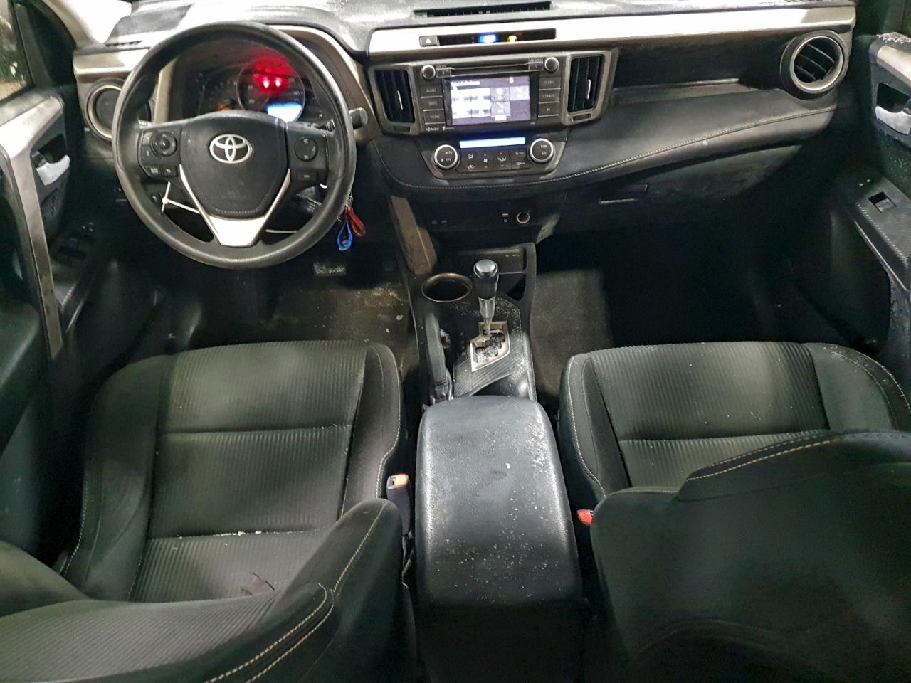 2015 TOYOTA RAV4 XLE photo 22